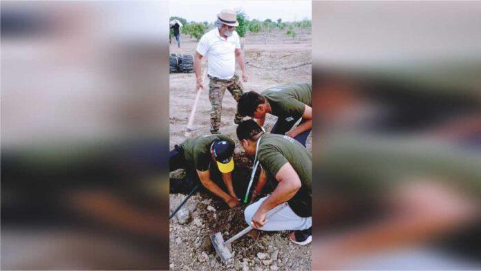 Padma Shri Savjibhai Dholakia planted 5000 Kashmiri apple trees on the 60th birthday