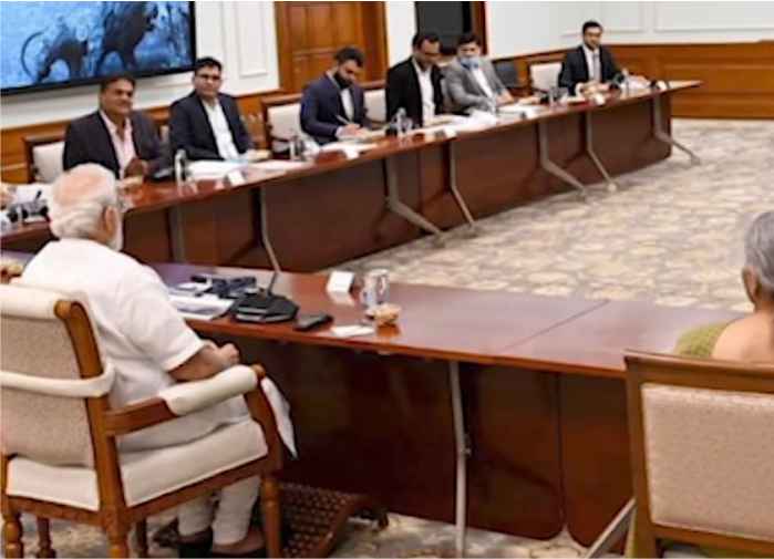 PM's meeting with Surat businessmen to create 15 lakh jobs