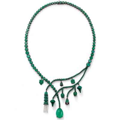 The Chlorophyll necklace by Solange in 18k blackened white gold