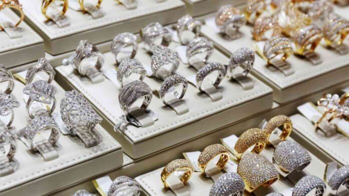 Jewelry worth 365.89 billion rubles was sold in Russia in 2021