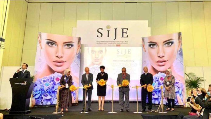 Singapore International Jewelry Expo 2022 kicks off to dazzle visitors for four days