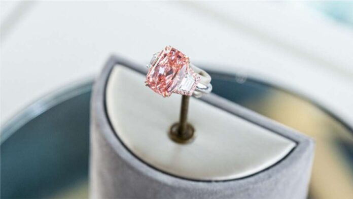 DMCC’s DDE hosts unveiling of one of world’s largest flawless pink diamonds-1