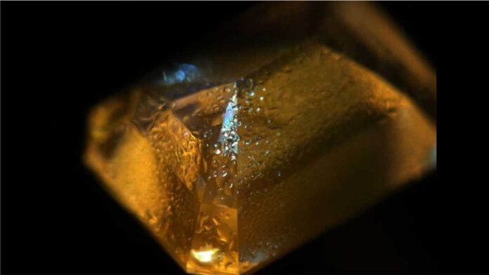 Rare Phosphorescence Seen In CVD Lab-Grown Diamond-GSI