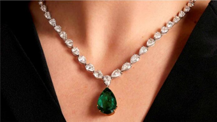 13.88 Carat Graff Emerald Necklace Sold for $575,000 at Bonhams - London