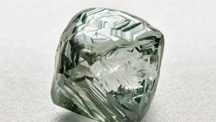 De Beers 8th sight sells 22% less rough diamonds