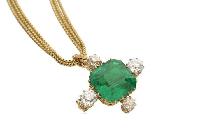 Large diamonds fetch strong prices at Christie's Paris Joaillerie auction