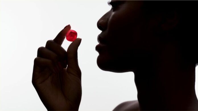 Rare 55.22-carat Estrella-de-Fura ruby set to break record at Sotheby's auction-1