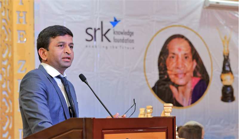 SRK Knowledge Foundation presented the prestigious Santokba Manavratna Award to Sonam Wangchuk-2