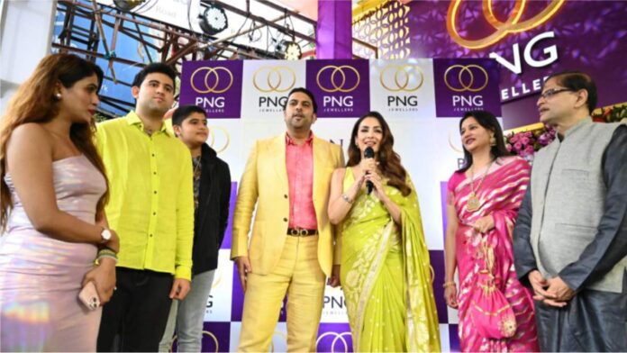 Actress Malaika Arora inaugurates PNG Jewellers store in Punes Aundh-1