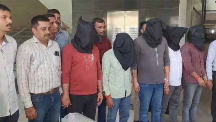 The police nabbed the diamond looters worth six and a quarter crores in a matter of hours