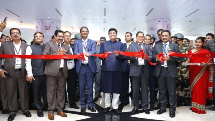 Union Minister Piyush Goyal Inaugurate IIJS Signature 2024 GJEPCs Largest Gem and Jewellery Trade Show-1