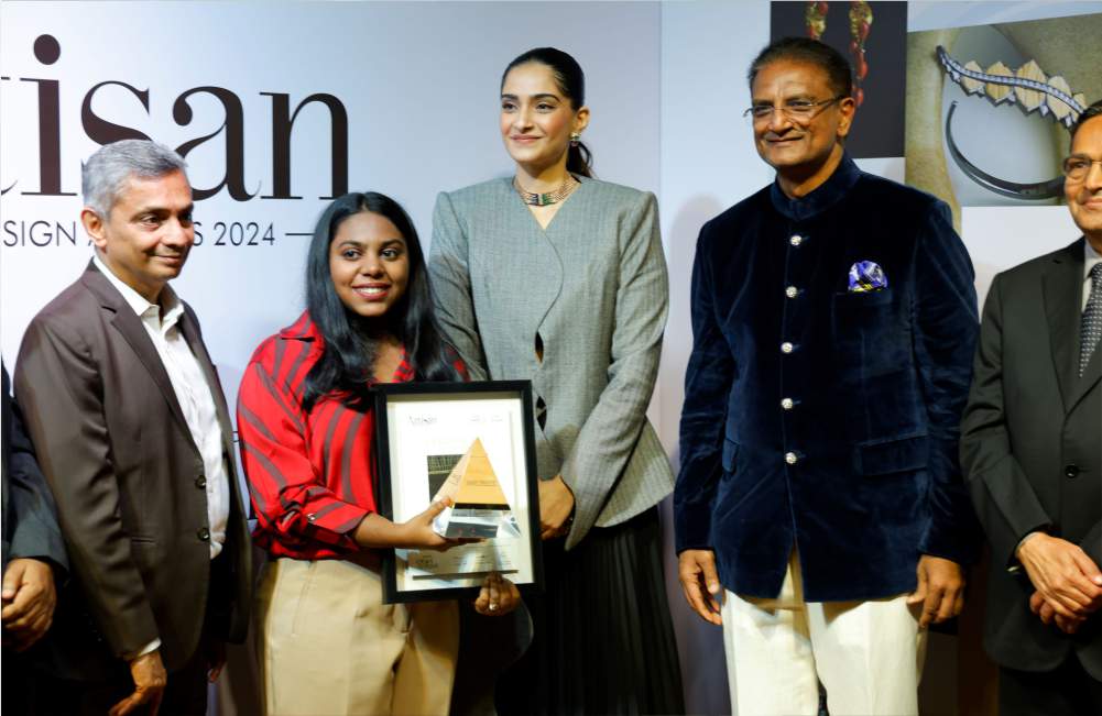 GJEPCs Artisan Award held in Mumbai in presence of Bollywood actress Sonam Kapoor-10