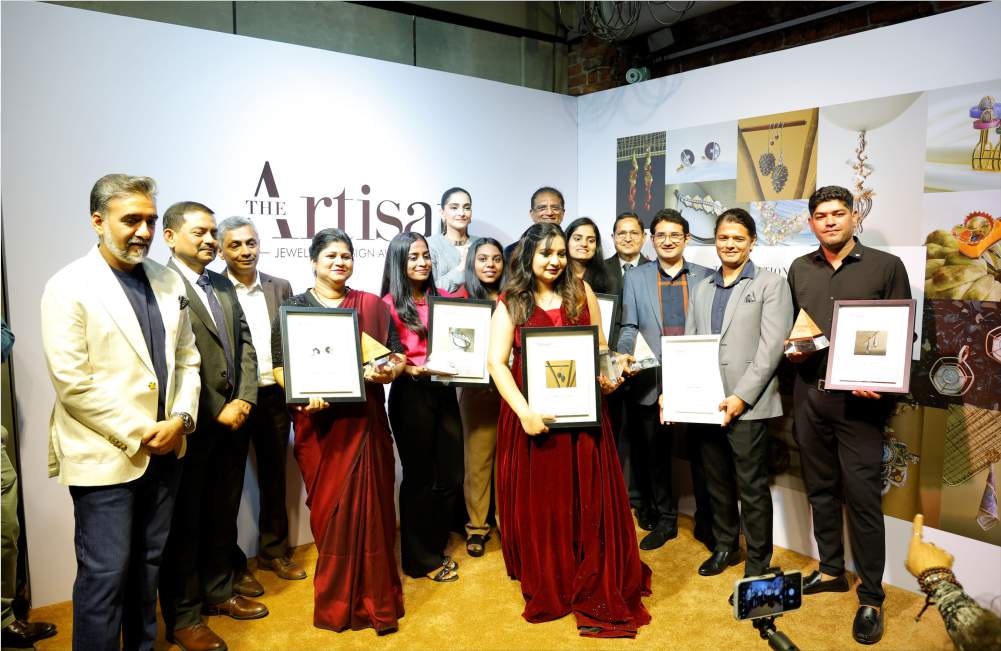 GJEPCs Artisan Award held in Mumbai in presence of Bollywood actress Sonam Kapoor-12