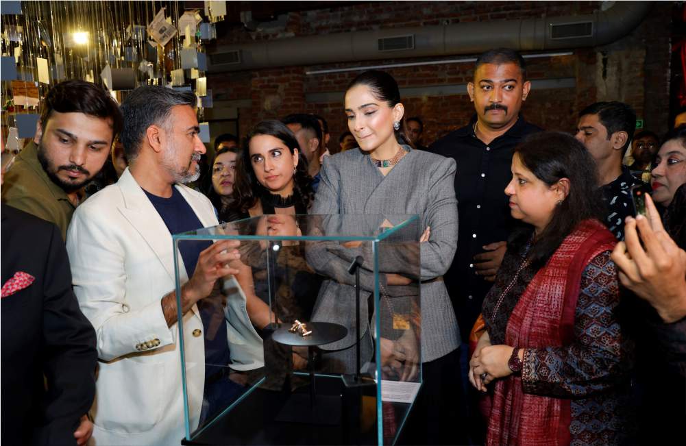 GJEPCs Artisan Award held in Mumbai in presence of Bollywood actress Sonam Kapoor-7