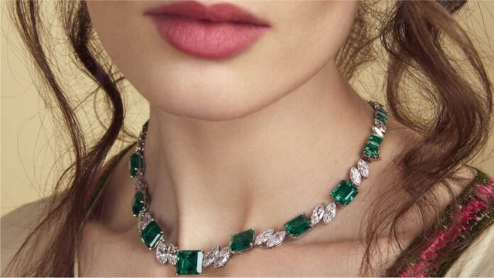 Sothebys to unveil emerald and diamond necklace from Spanish womens collection in Paris