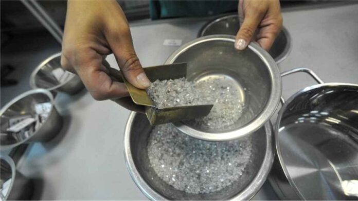 Hong Kong increases diamond imports from Russia by 18 times in 2024