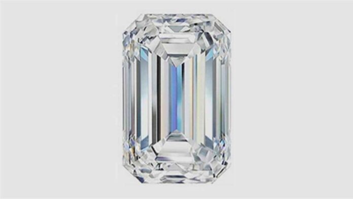 Rich doctor bought diamond worth 275000 dollar for his fiancee