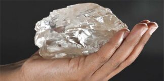 Lucara Diamond found massive 2492 carat rough diamond from its Karowe mine