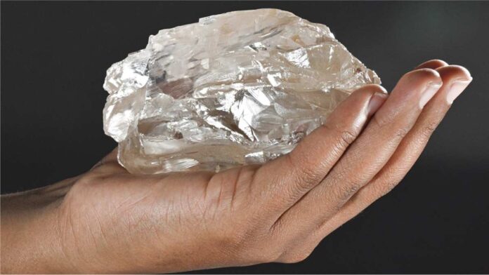 Lucara Diamond found massive 2492 carat rough diamond from its Karowe mine