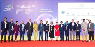 SRK Receives Sustainability Leadership Award in Jewellery and Gem WORLD Hong Kong-1