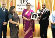 Smriti Irani praised Indian women exporters during her visit to IJEX Dubai-1