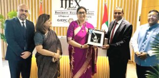 Smriti Irani praised Indian women exporters during her visit to IJEX Dubai-1