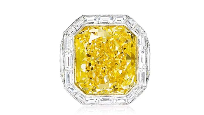 16-carat yellow diamond ring topped the Polly auction-1