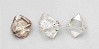 Alrosa cuts rough diamond prices