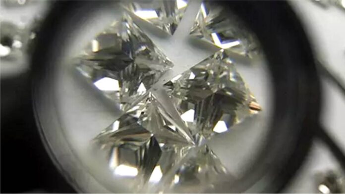 Mixing of labgrown diamonds in natural diamond jewellery increasing consumer concern