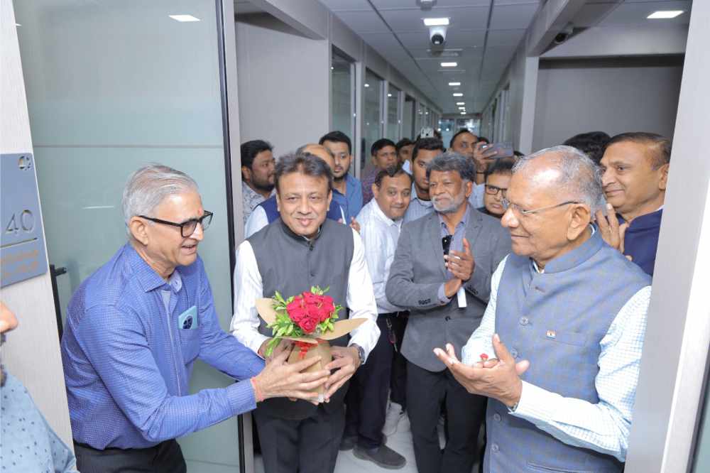 Mayor inaugurates 152 trading cabins at Surat Diamond Bourse-4